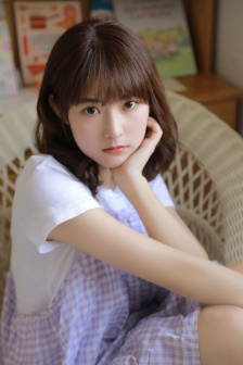钟嘉欣晒孕期泳装照